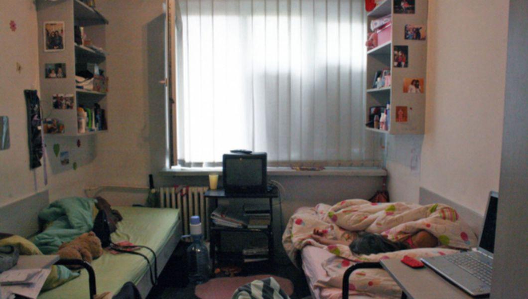Ce Sume Platesc Studentii De La Universitatea Cuza Iasi Pentru Cazarea Pe Timp De Vara Foto Buna Ziua Iasi Bzi Ro
