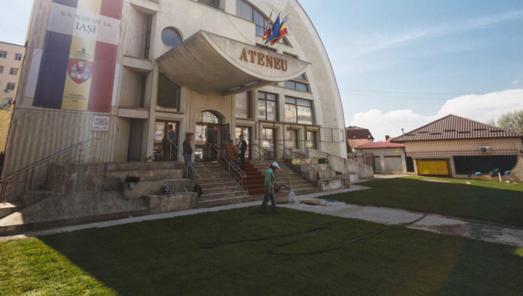 Tara Lui Papura Voda Pe Terasa Acoperis A Ateneului Din Iasi Bzi Ro