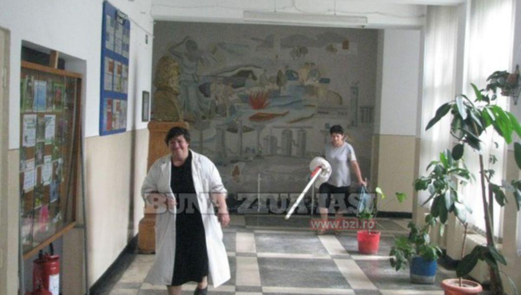 Curatenie In Licee Pe Banii Parintilor Foto Buna Ziua Iasi Bzi Ro