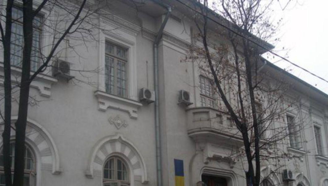 Judecatoria Sectorului 4 Evacuata Un Detinut S A Taiat La Gat Si Ameninta Ca Se Omoara Buna Ziua Iasi Bzi Ro