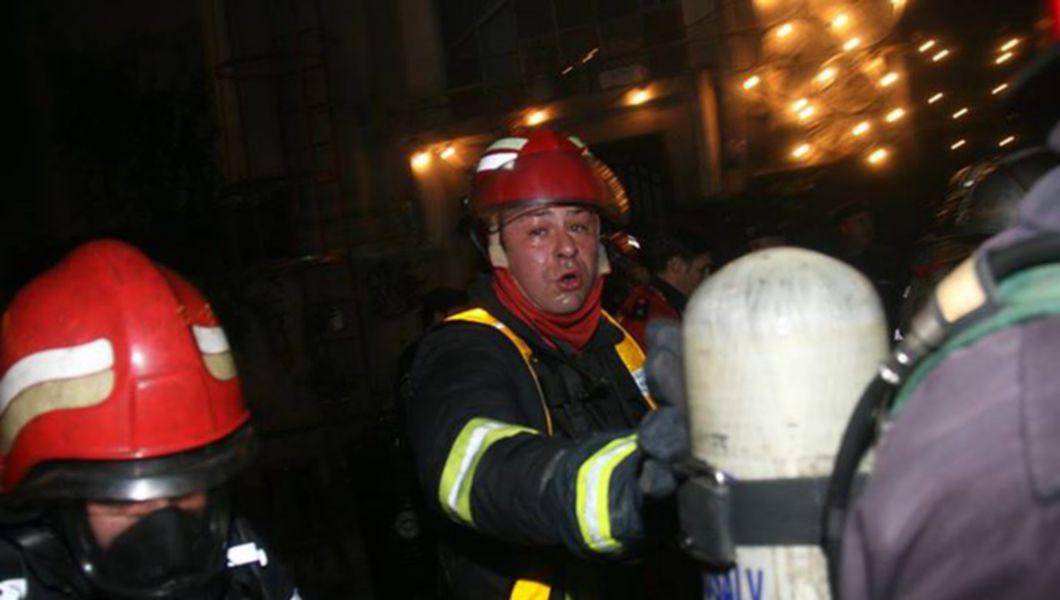 Imagini Socante Isu Bucuresti A Publicat Fotografii De La Interventia Din Clubul Colectiv Foto Bzi Ro