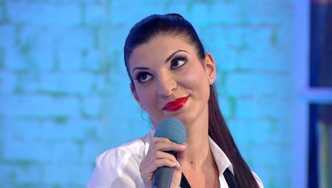 Andreea Tonciu Goala Pusca Pe Facebook Buna Ziua Iasi Bzi Ro