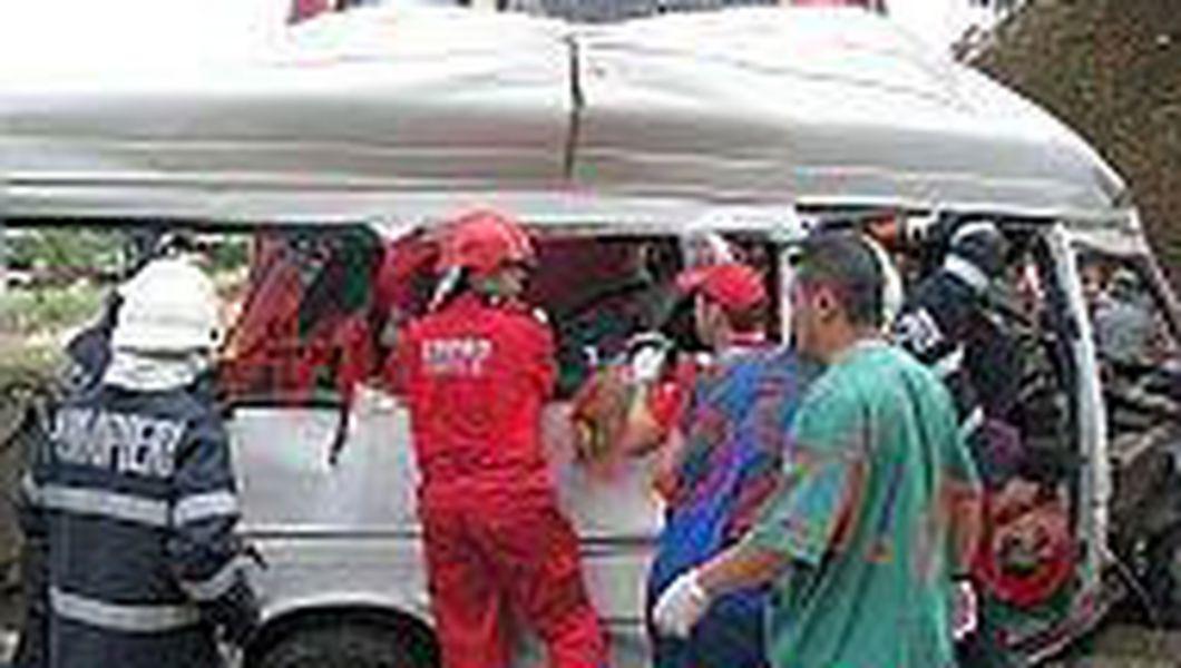 Imagini Socante Accident Grav De Tren La Scanteia 13 Morti