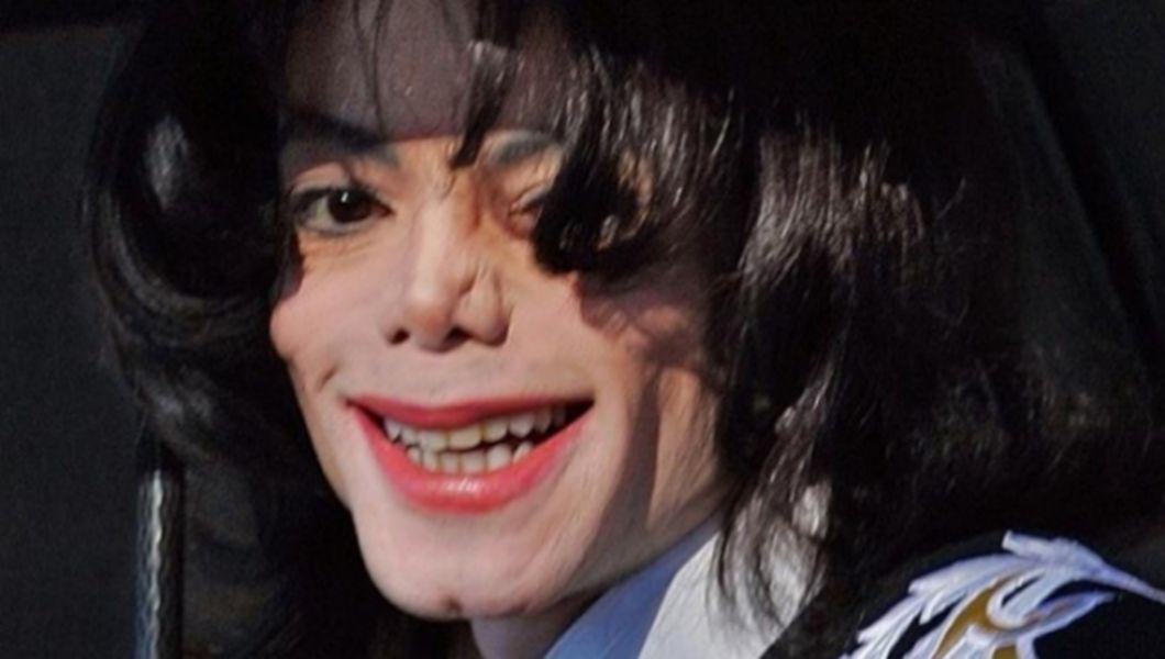 Dezvaluiri Cutremuratoare Michael Jackson Avea Colectii De Poze Cu Baieti Si Barbati Goi Buna Ziua Iasi Bzi Ro