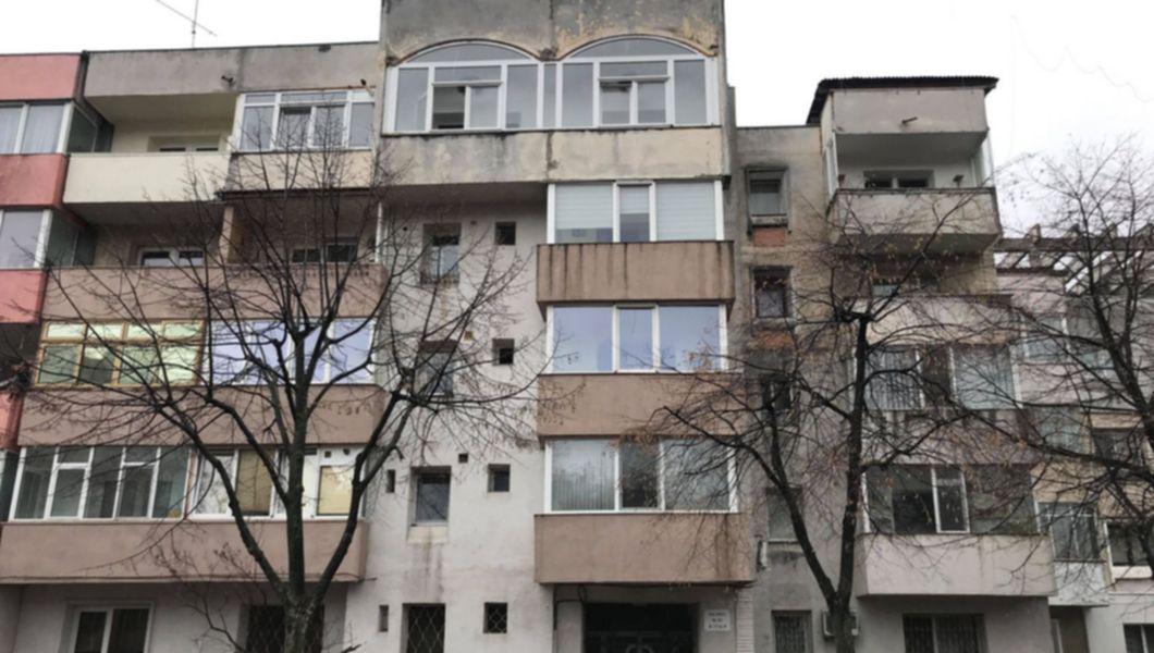 Cel Mai Periculos Bloc Din Iasi S A Ajuns La O Situatie De A Dreptul Ingrijoratoare Din Cauza Lucrarilor Pericol Iminent Provocat De Modificarile In Apartamente Foto Buna Ziua Iasi Bzi Ro