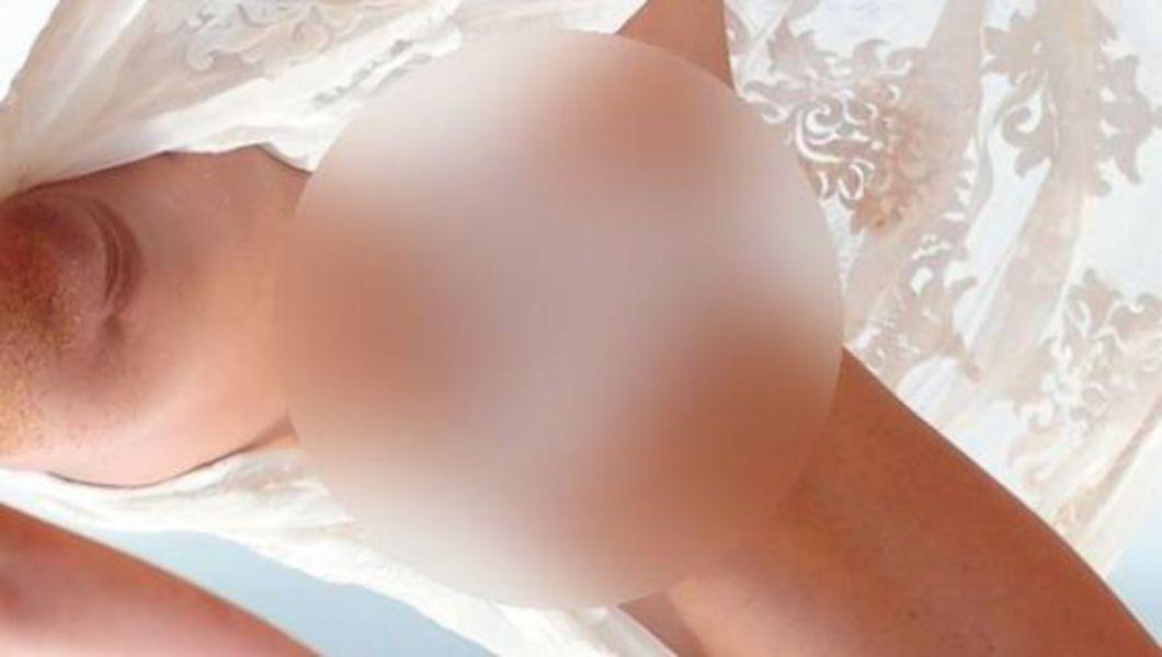 O Vedeta Super Sexy Isi Arata Zona Intima Pe Plaja Foto 18 Bzi Ro