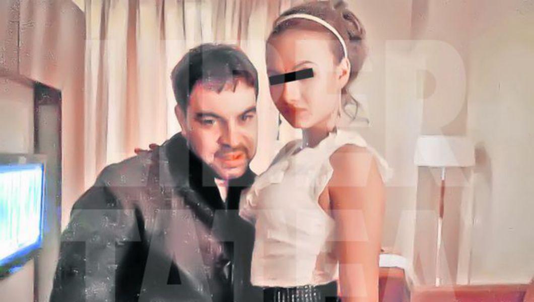 Florin Salam Concert Privat Pentru Doua Fete Intr O Camera De Hotel Foto Buna Ziua Iasi Bzi Ro