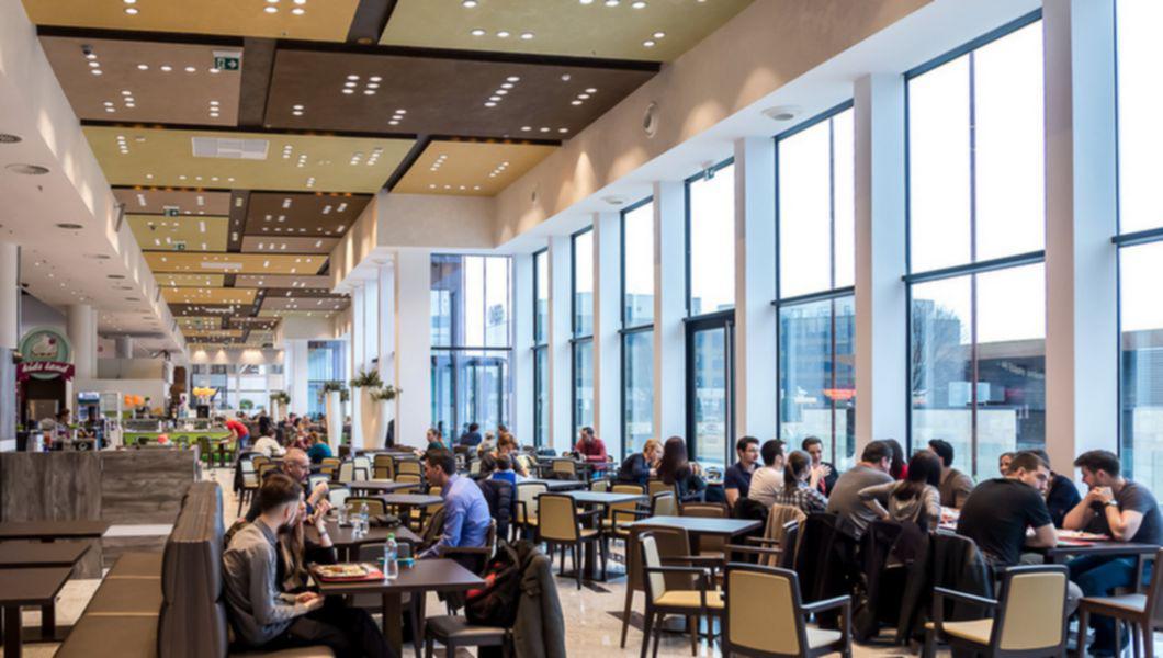 Zona Food Court Palas Mall Si A Dublat Capacitatea Ajungand La