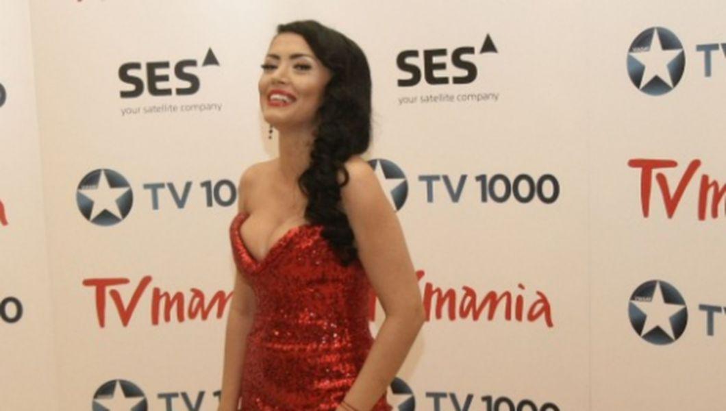 Puzderie De Vedete La Premiile Tv Mania Uite Ce Tinute Au Avut Si Ce Decolteuri Ametitoare Au Afisat Foto Buna Ziua Iasi Bzi Ro