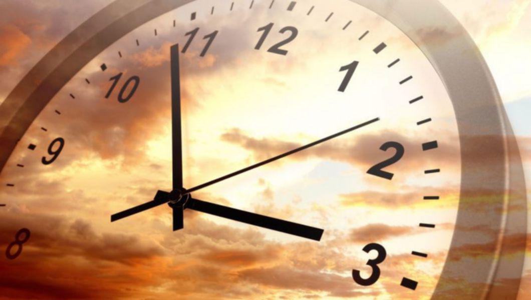 Ora De Vara 2017 Romania Trece In Acest Weekend La Ora De Vara Bzi Ro