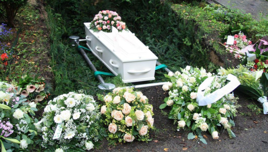 Stiai De Ce Oglinzile Trebuie Acoperite Atunci Cand Cineva Moare Sau De Ce Nu Este Bine Sa Te Privesti In Oglinda Atunci Cand Mergi La Mort Buna Ziua Iasi Bzi Ro