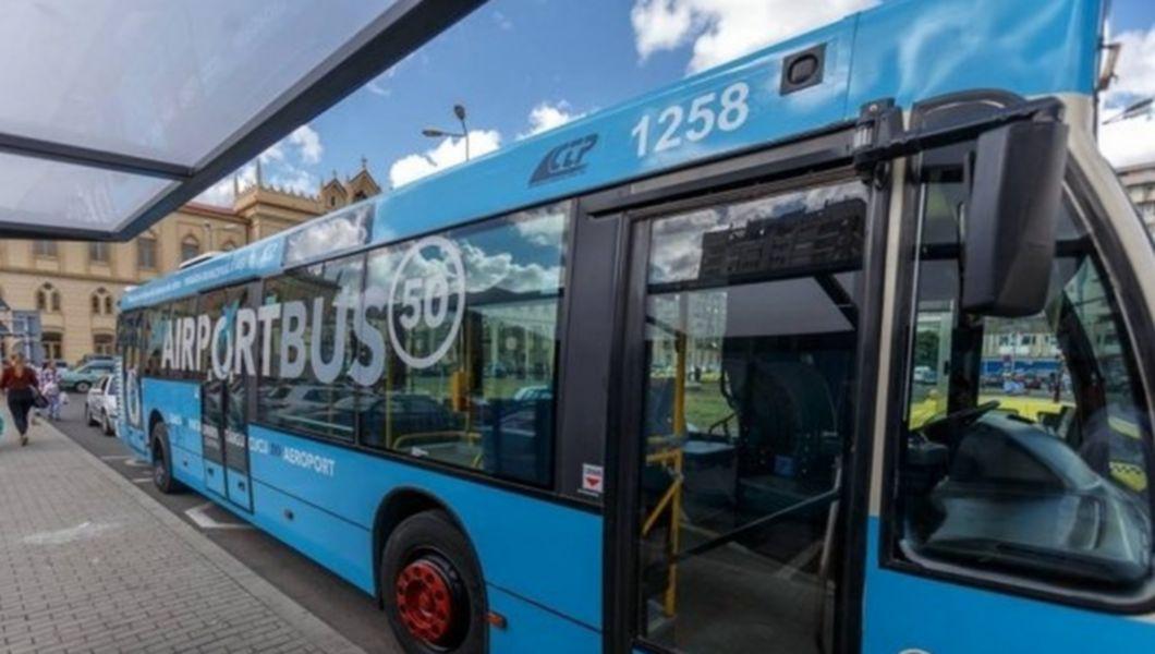 Aeroportul Iași Este Legat De Oraș Prin Curse Regulate De Autobuz Biletele Pot Fi Cumpărate și In Mijlocul De Transport Gonext