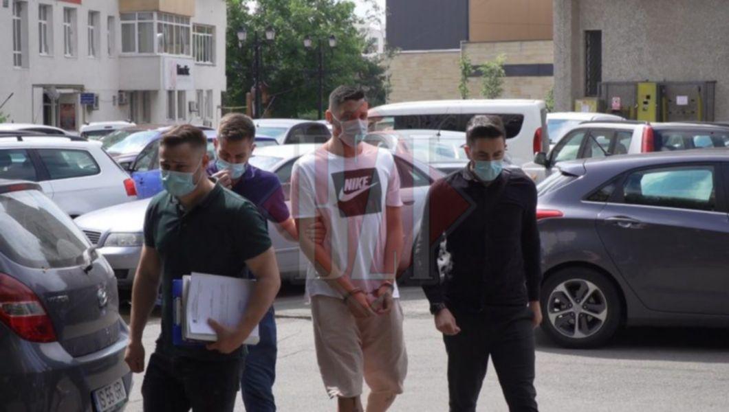 Fotbalistul Andu Moisi a fost reținut pentru 24 de ore, la Iași! Şi-a sechestrat iubita şi i-a distrus mai multe bunuri! (EXCLUSIV - FOTO/ VIDEO)
