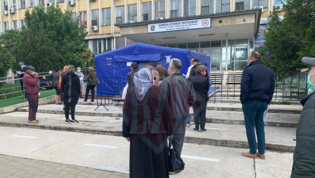 Aglomeraţie La Spitalul Sf Spiridon Din Iasi Peste 800 De Pacienți
