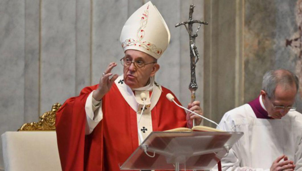Papa Francisc oficiaza sluba de Inviere