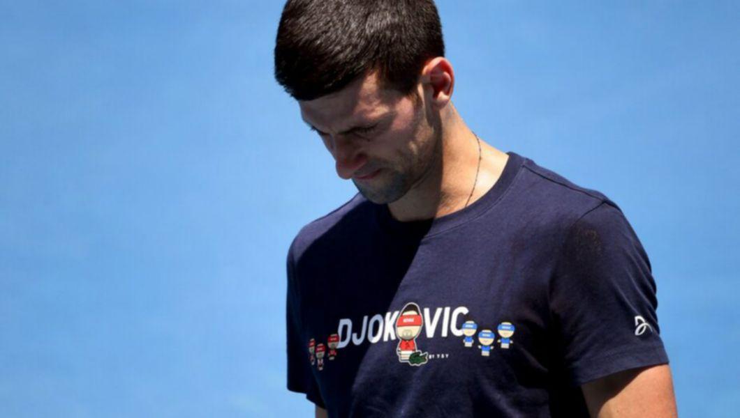 Novak Djokovic pe terenul de tenis