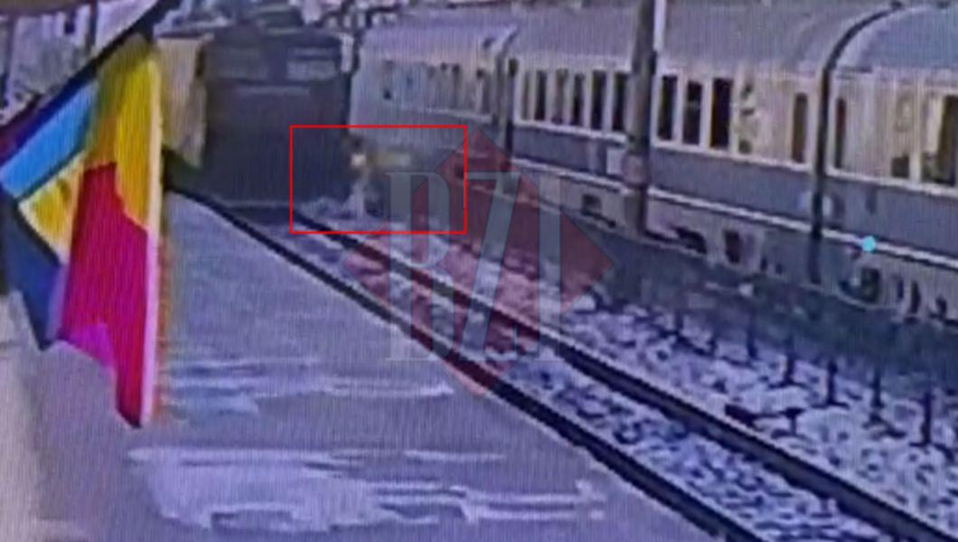 o fetiță este acroșată de un tren în gara din Bacău