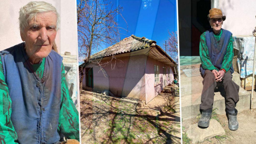 Bătranul pe prispa casei
