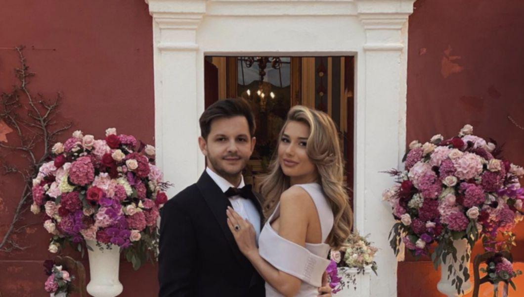 Maria Iordanescu impreuna cu sotul ei la o nunta