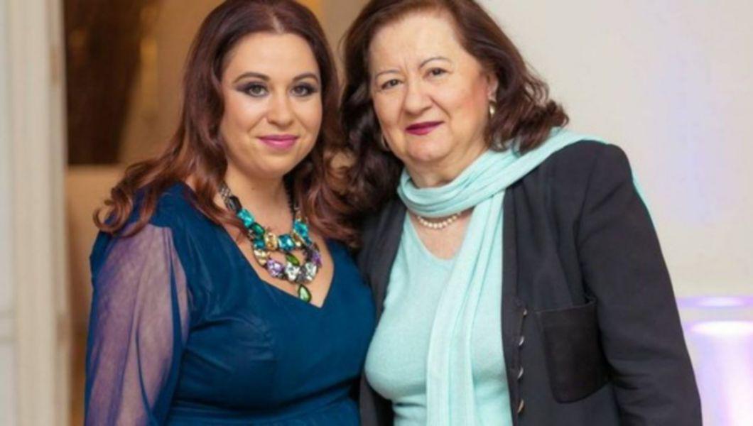 Oana Roman și mama ei, Mioara Roman