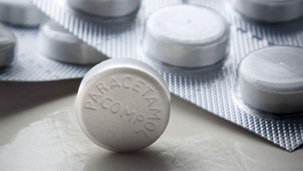 mai multe pastile albe pe bază de paracetamol