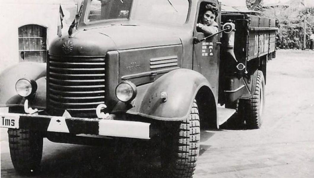 Primul camion romanesc s-a produs in 1954 la uzinele Steagul Rosu • Buna  Ziua Iasi • BZI.ro