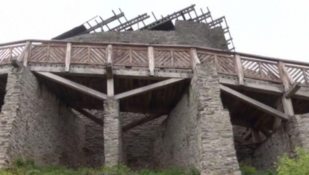 Barbat In Coma Dupa Ce A Cazut De La O Inaltime De 3 Metri La Cetatea Feldioara Buna Ziua Iasi Bzi Ro