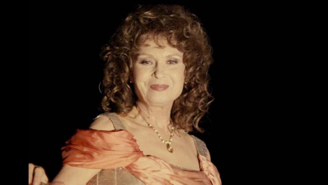 Stiai Cum O Cheama In Buletin Pe Angela Similea Solista Are Trei Nume Buna Ziua Iasi Bzi Ro