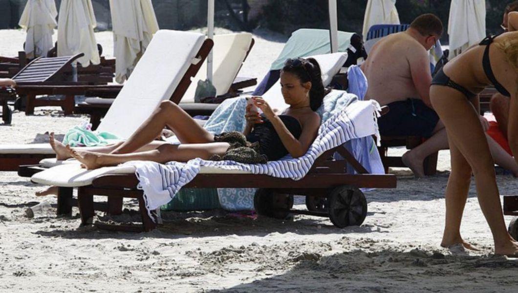 Anca Serea E O Mamica Model Si Fotomodel Ce Bine Arata La Plaja Buna Ziua Iasi Bzi Ro