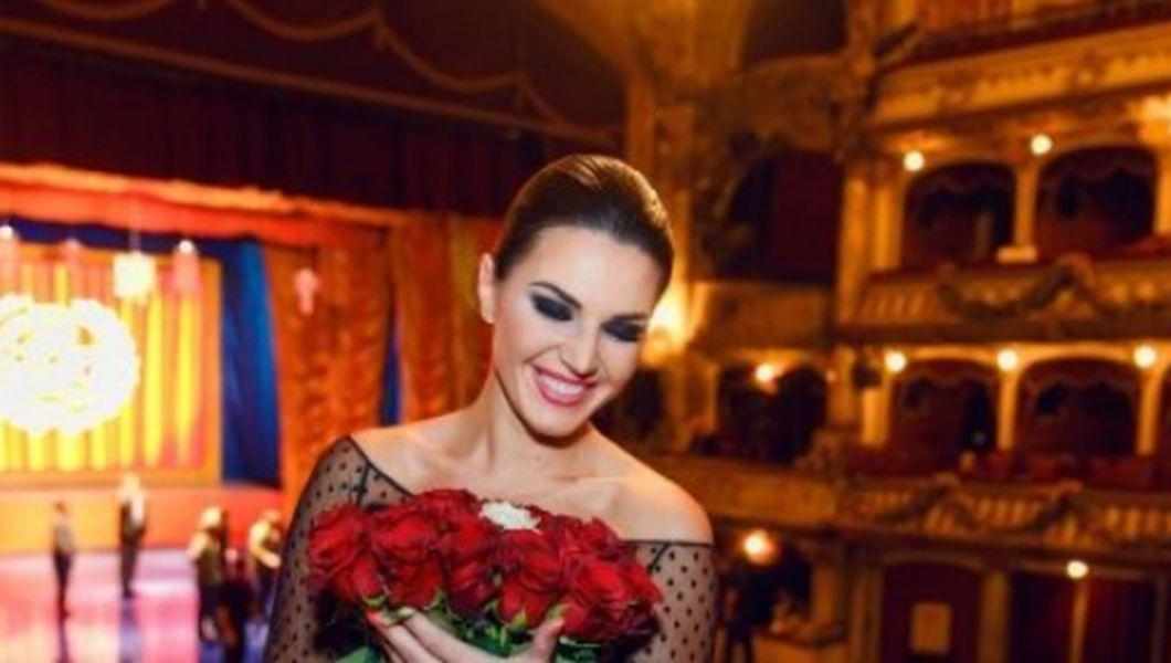 Foto Sotia Lui Rares Bogdan A Uimit Asistenta La Opera Iata Cu Ce Rochie A Venit Imbracata Buna Ziua Iasi Bzi Ro