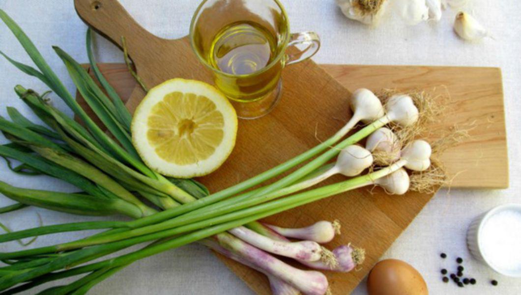 5 Motive Esentiale Pentru A Consuma Usturoi Verde Descopera Si