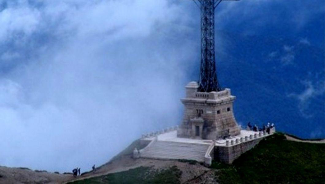 Traseu Cabana Caraiman Crucea Eroilor Cabana Varful Omu Buna Ziua Iasi Bzi Ro