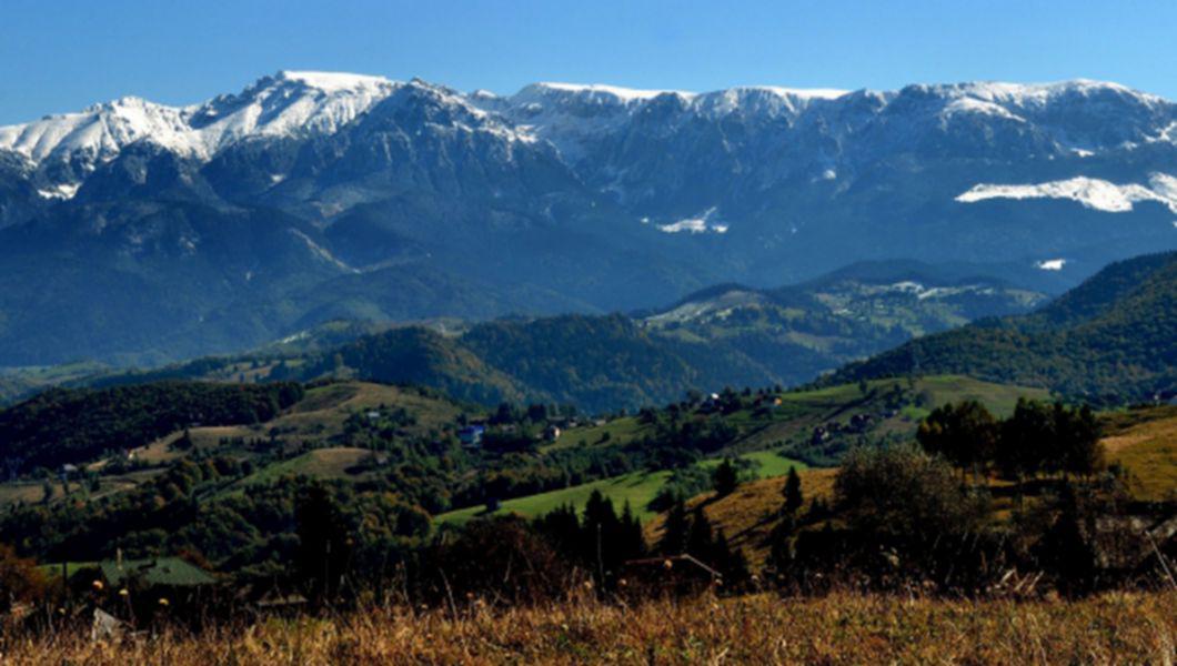 Cum Se Vad Muntii Bucegi Din Bucuresti Foto Bzi Ro