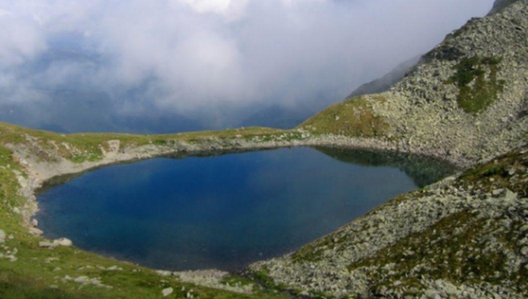 Lacul Iezer Muntii Rodnei Buna Ziua Iasi Bzi Ro