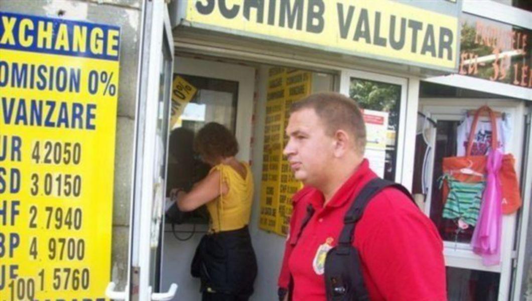 Stupoare Azi Dimineata La Casele De Schimb Valutar Cati Lei Costa 1 Euro Si 1 Dolar Bzi Ro