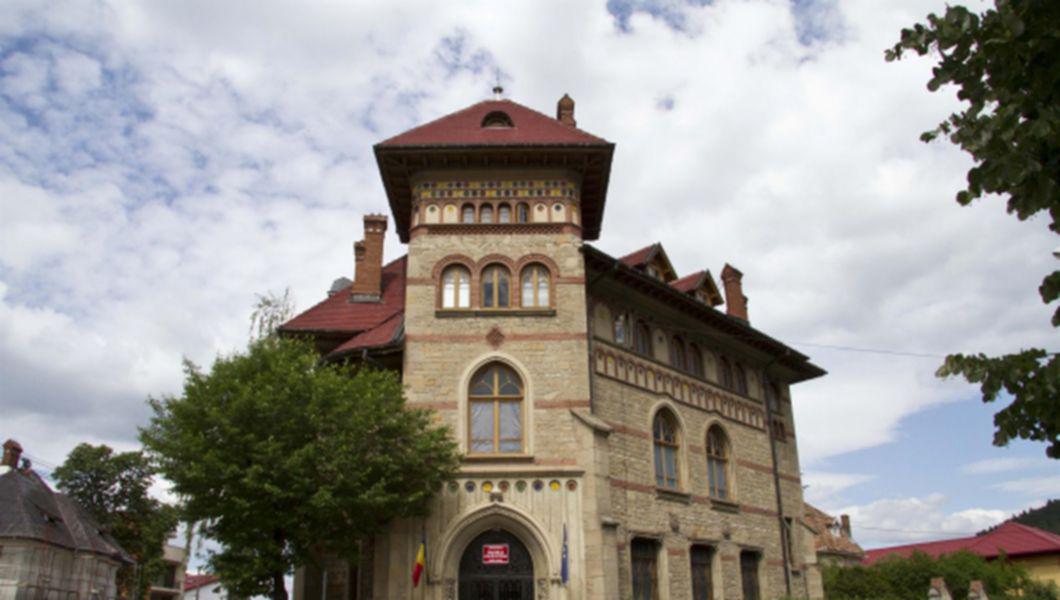 Piatra Neamt Muzeul De Arta Eneolitica Cucuteni Video Bzi Ro
