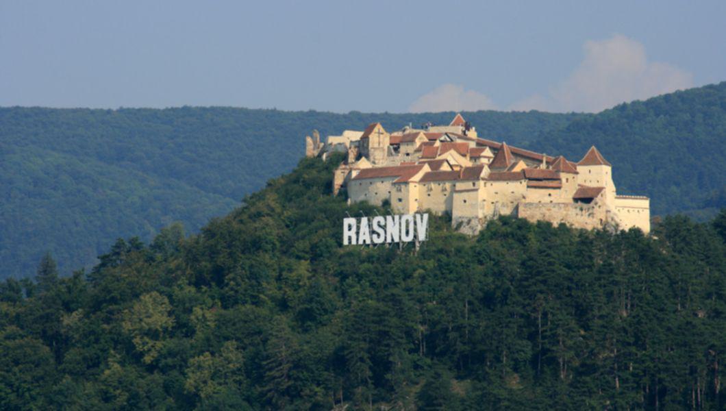 Cetatea Rasnov Ar Putea Ramane Deschisa Si Pe Perioada Santierului Pe Timp De Iarna Se Va Lucra La Demolari Buna Ziua Iasi Bzi Ro