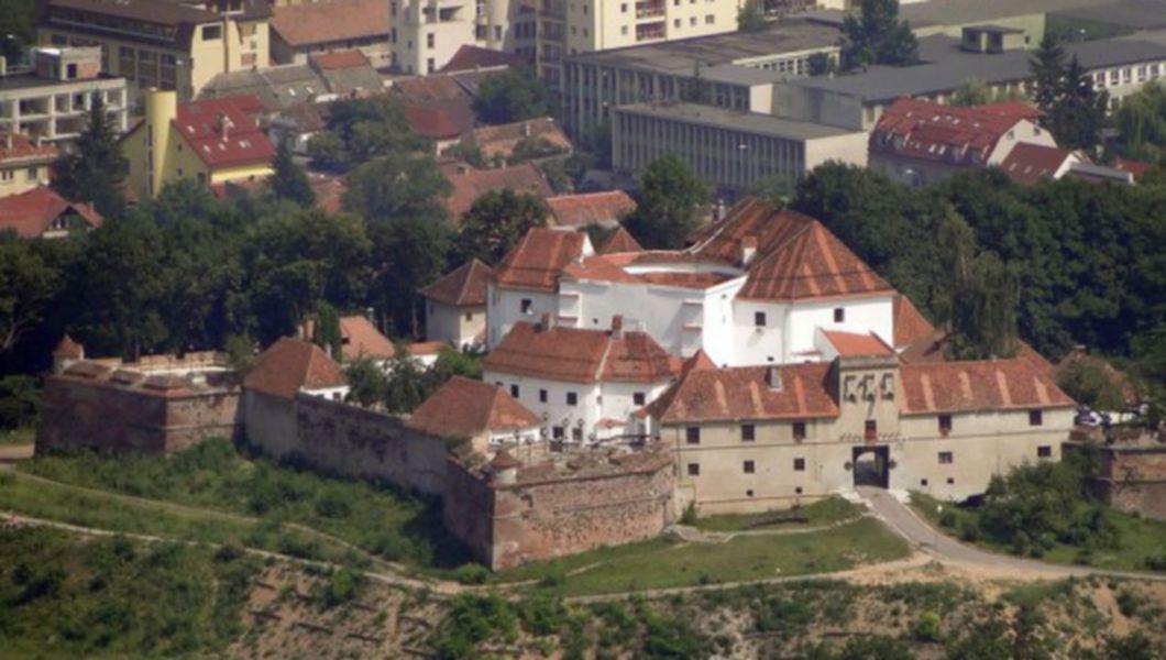 Cetatuia De Pe Straja Foto Buna Ziua Iasi Bzi Ro