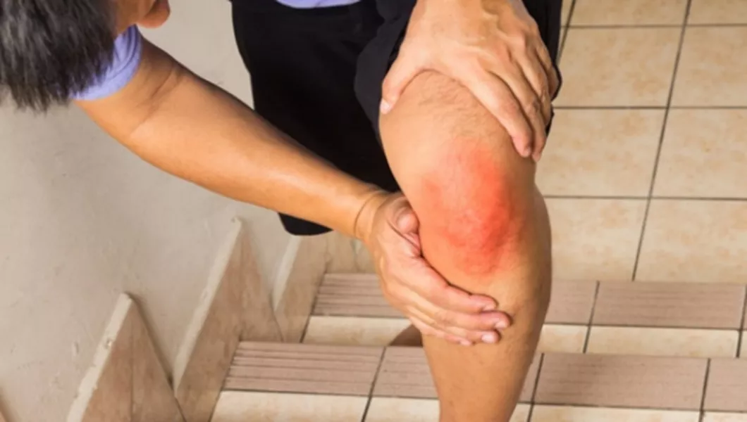 articulația inflamată pe tratamentul degetului dureri de genunchi ghemuit