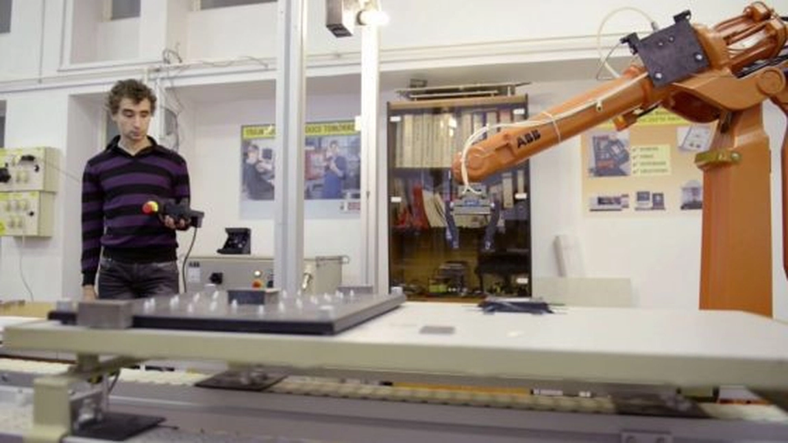 De la student la Facultatea de Automatica si Calculatoare, la angajat Microsoft - FOTO