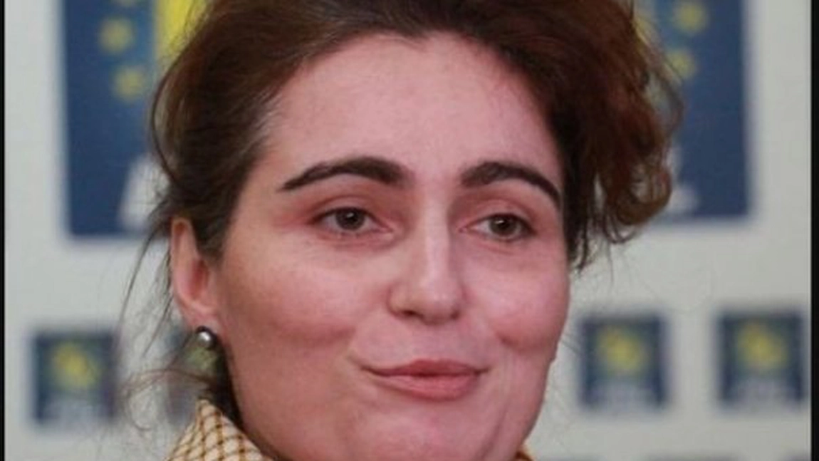 Nulitatea de la Iasi prinsa cu pisica-n sac! Iata ce a ''omis'' mama corectitudinii, Laura Iuliana Scantei, sa treaca in declaratia de avere