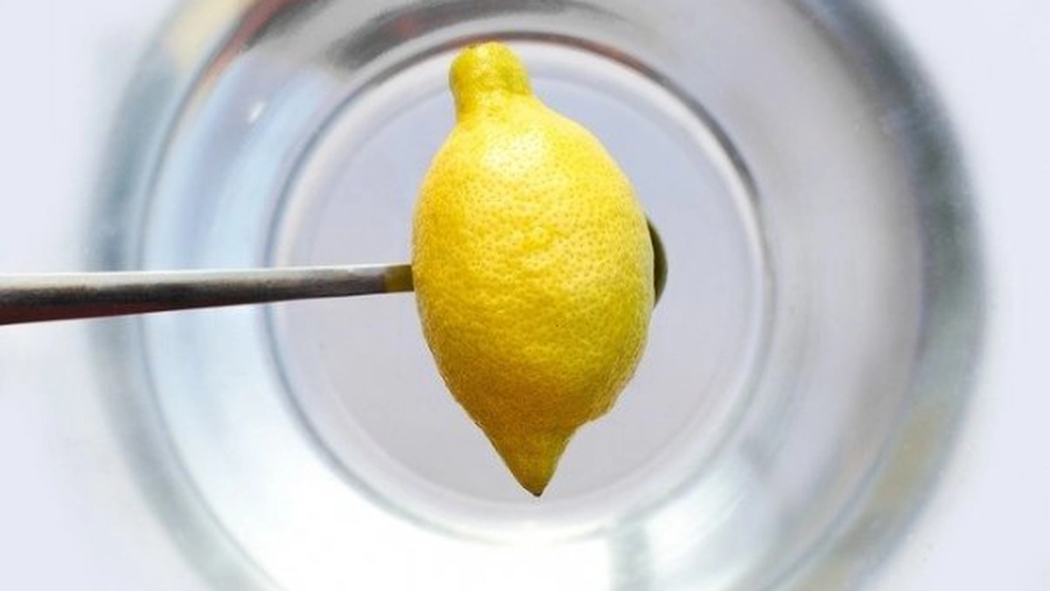 Bea asta in fiecare dimineata si slabeste 10 kilograme in 30 de zile! Fara dieta si fara sport!