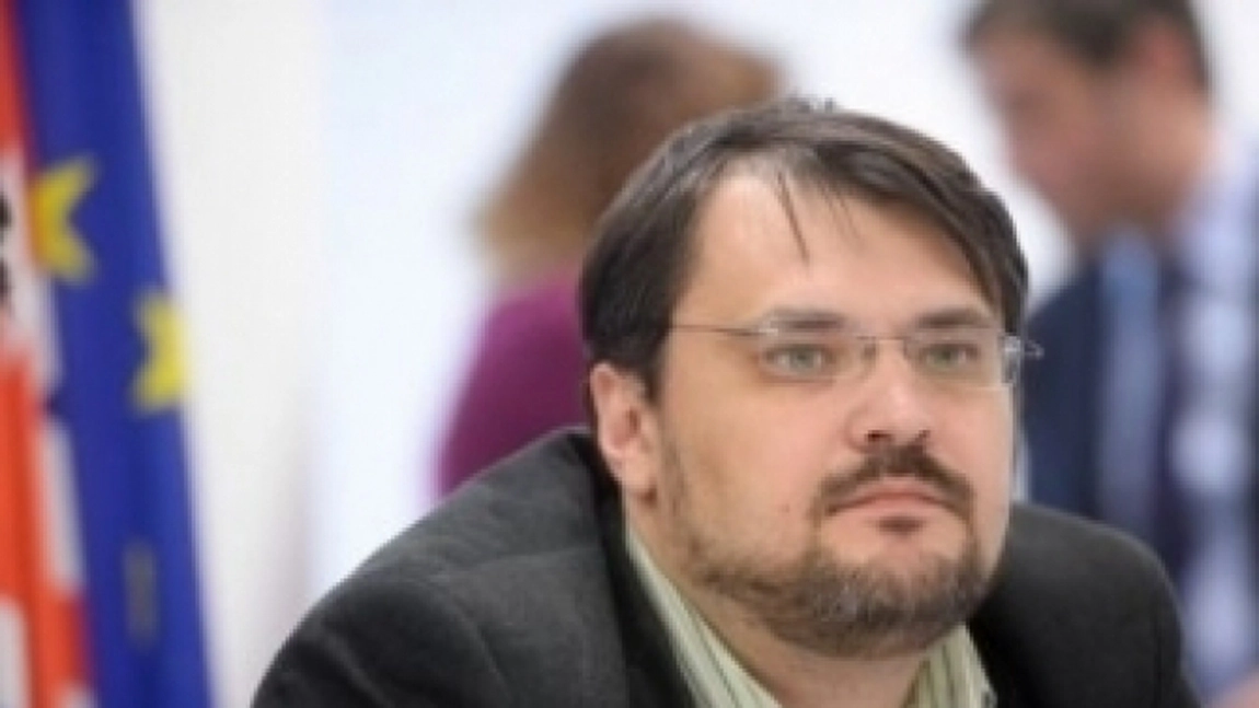 Cristian Ghinea(USR), ministrul Fondurilor Europene susţine că salariul minim va ajunge la 3000 de lei în condiţiile în care ultima majorare a fost de... 40 de lei