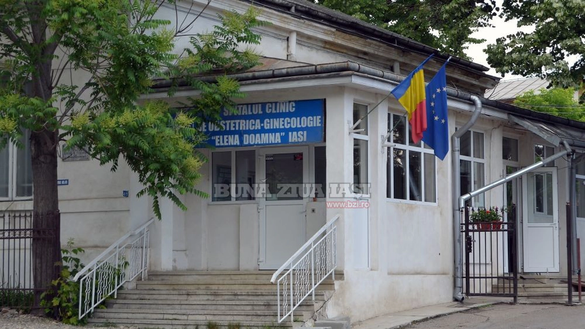 A nascut pe holul maternitatii in fata altor paciente. Gravida nu a fost primita in cabinet