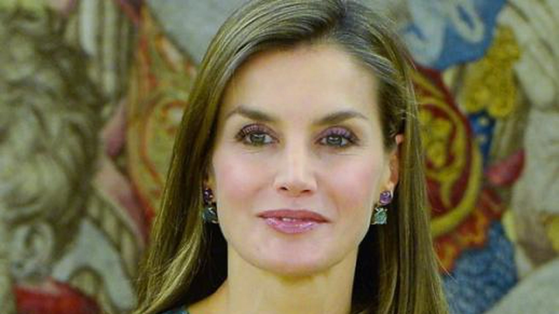 Dovada SUPREMA de modestie! Regina Spaniei a aparut intr-o tinuta care costa doar... 350 de lei - FOTO
