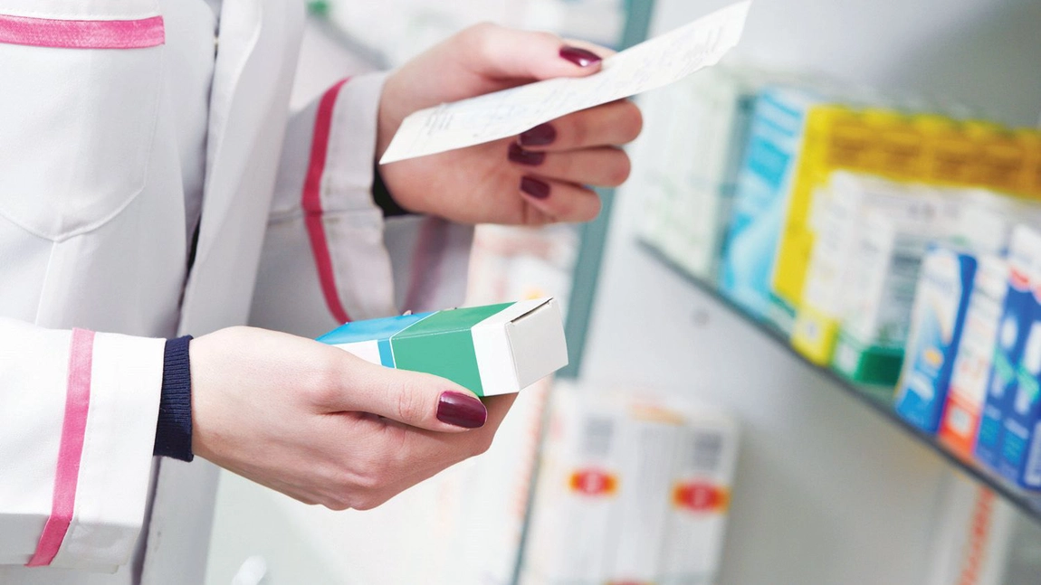 Scandal fara precedent la fabrica de medicamente! Angajatele de la sectia Unguente, surprinse si filmate in ipostaze incendiare! Asa trasnaie n-a vazut Iasul demult!
