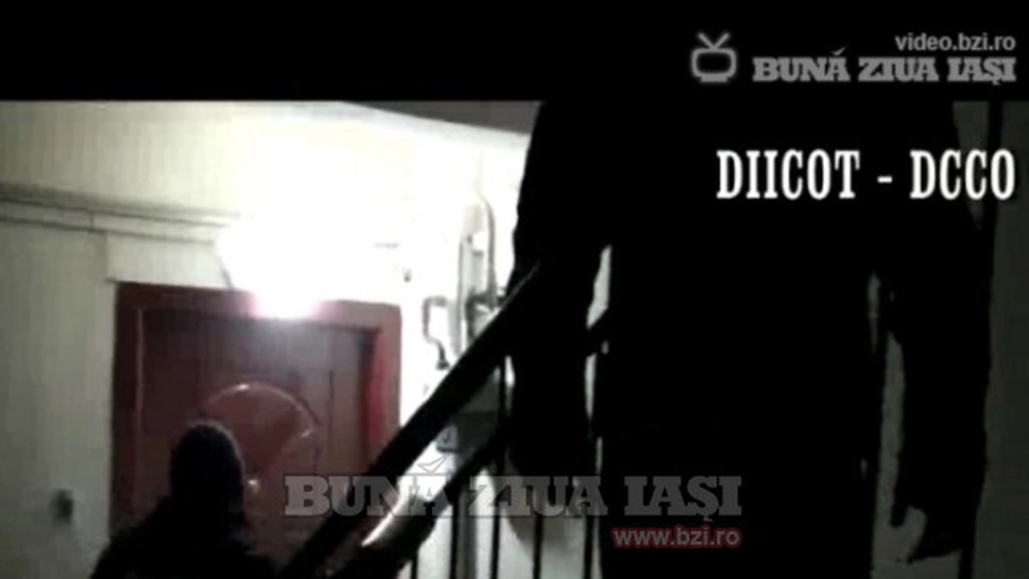 Afacere profitabila: se fura pe rupte banii de pe carduri - VIDEO