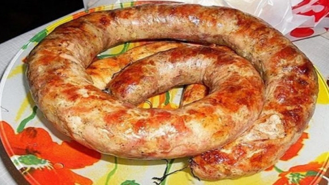 Carnati de casa, din carne de pui - Dupa aceasta reteta vei face cei mai deliciosi carnati