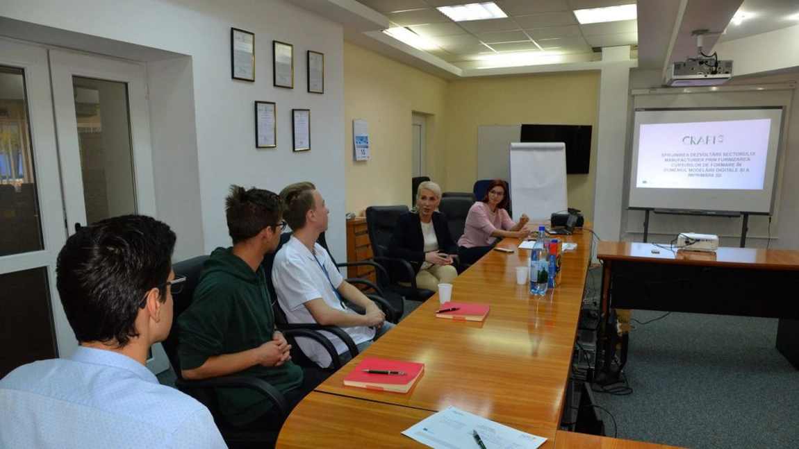 Meșteșugarii din domeniul creativ participă la cursuri de modelare digitală