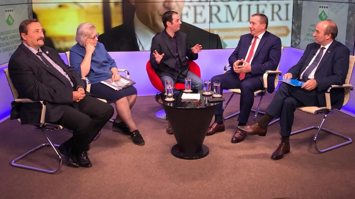 PREMIERA. Emisiunea BZI LIVE care i-a avut invitați speciali pe rectorii marilor universități ale Iașului. Cele mai noi și așteptate detalii respectiv informații au fost oferite, în exclusivitate, de către oficialii acestora – LIVE VIDEO